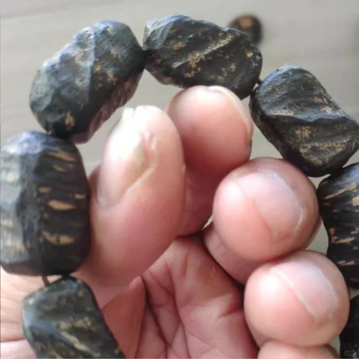 假沉香避坑：沉香木煮沥青！一眼假剧毒