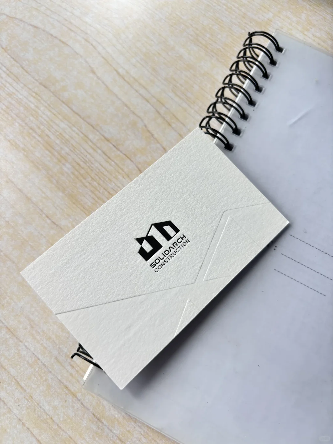 名片做上压花后，视觉效果立显