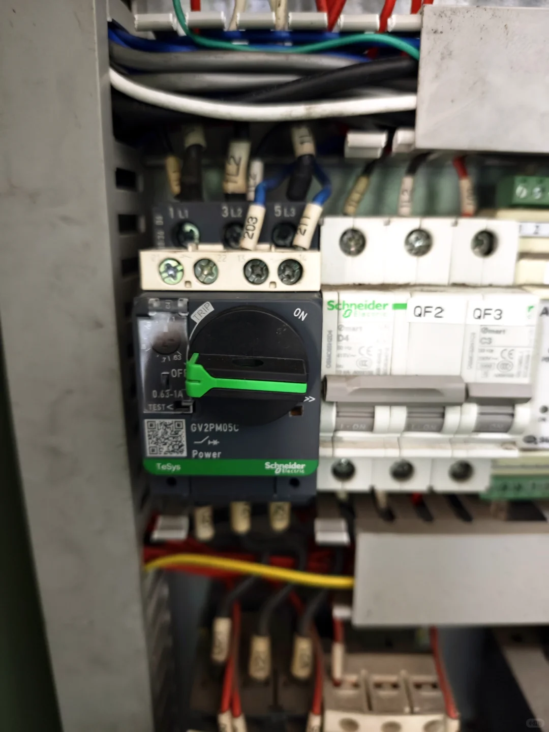 杭州更换电动机断路器