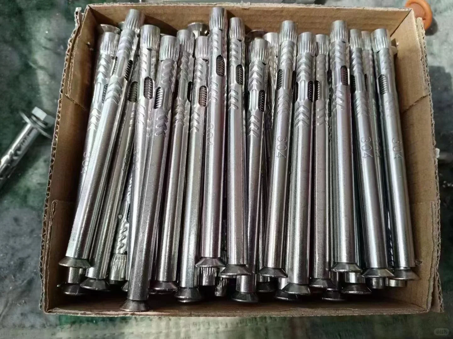 304/201不锈钢十字沉头内膨胀M6M8内置式拉爆