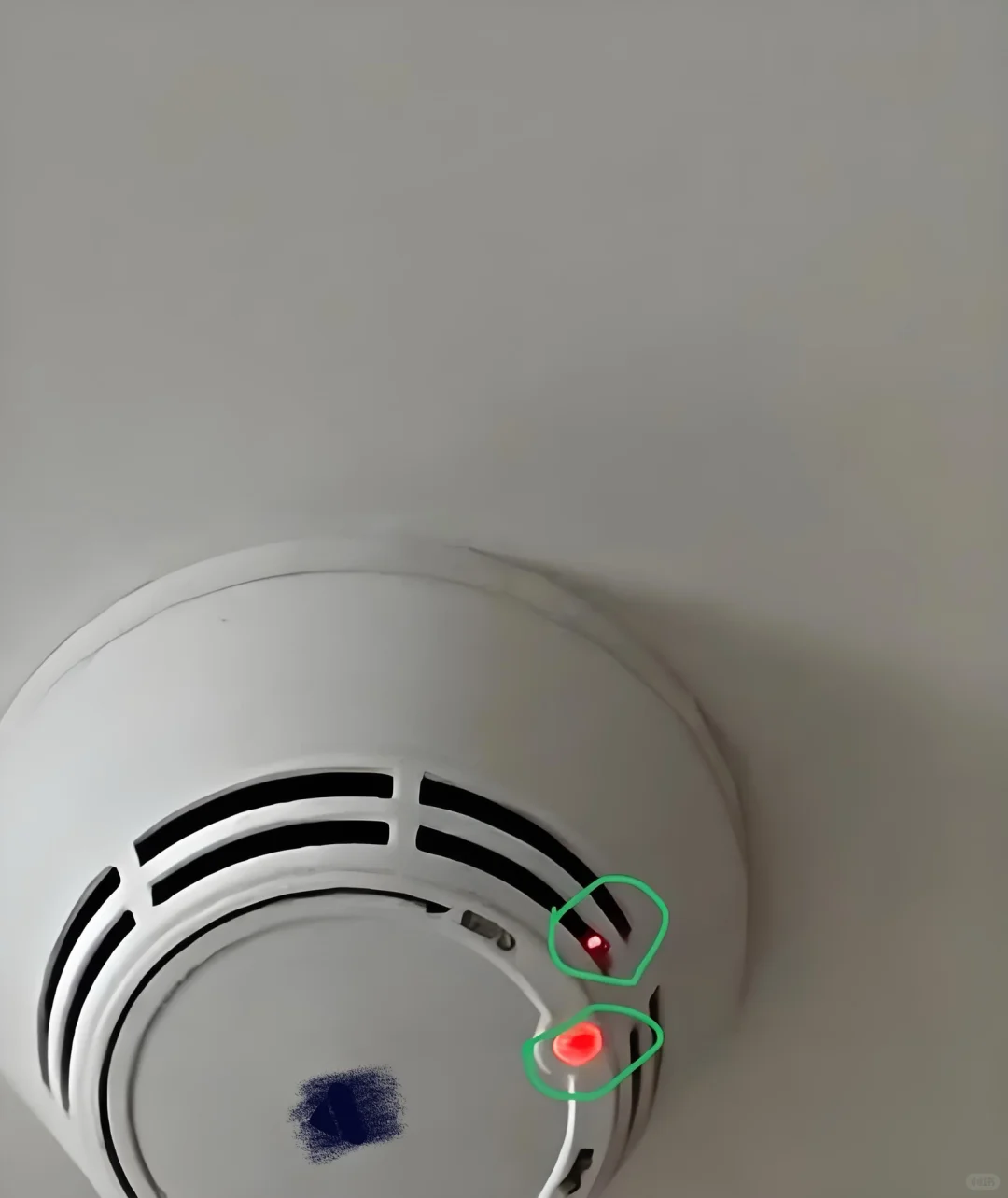 烟雾报警器有摄像头？？？