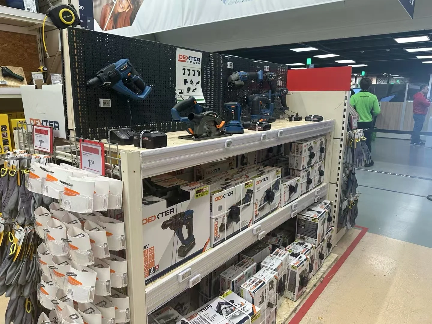 ??25年意大利五金建材市场收入92亿美元