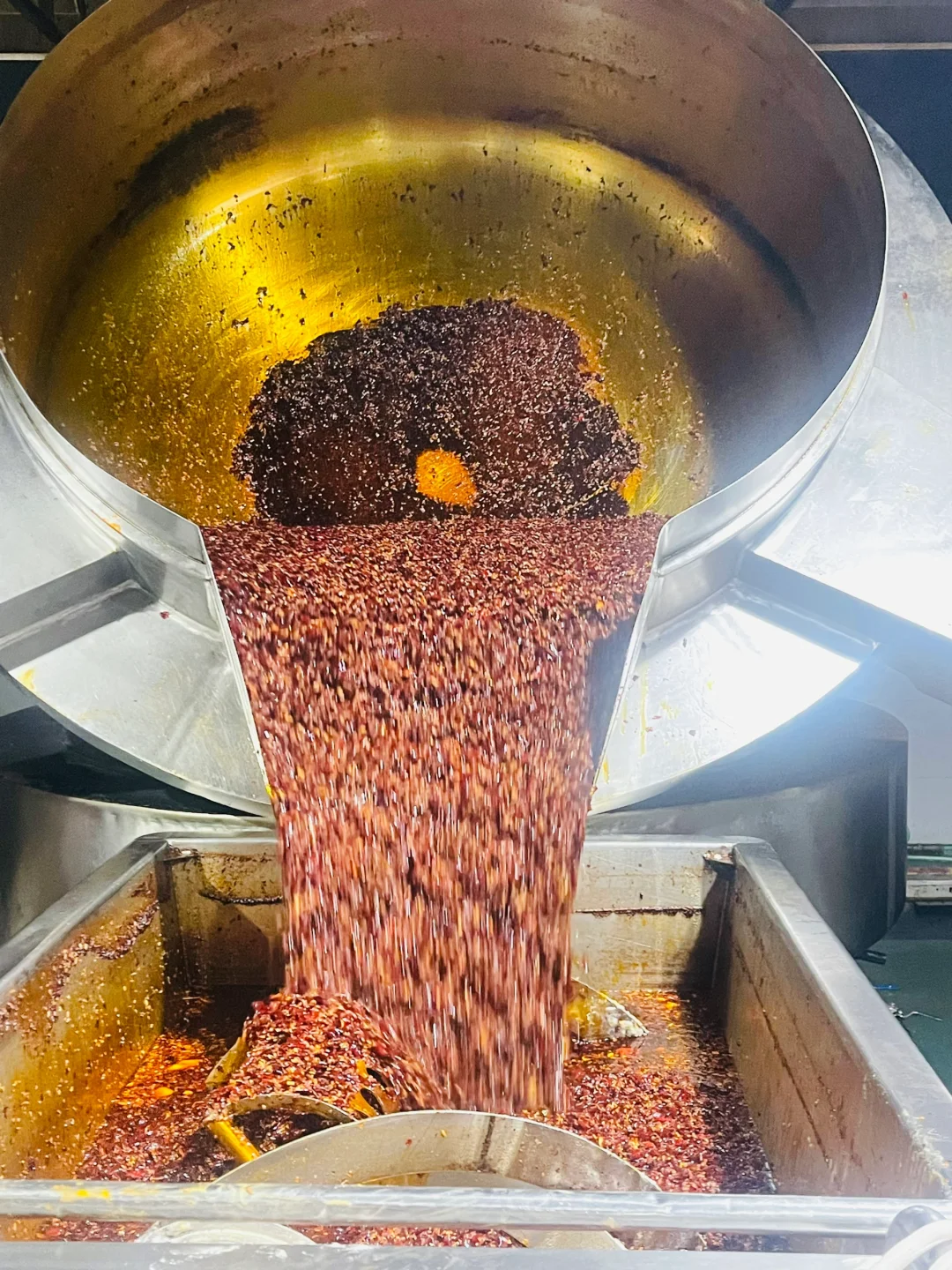 走进我们的车间：一袋火锅底料的诞生