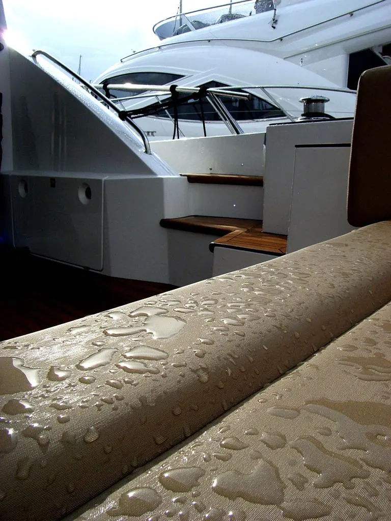 下雨天户外沙发可以100%防水吗？