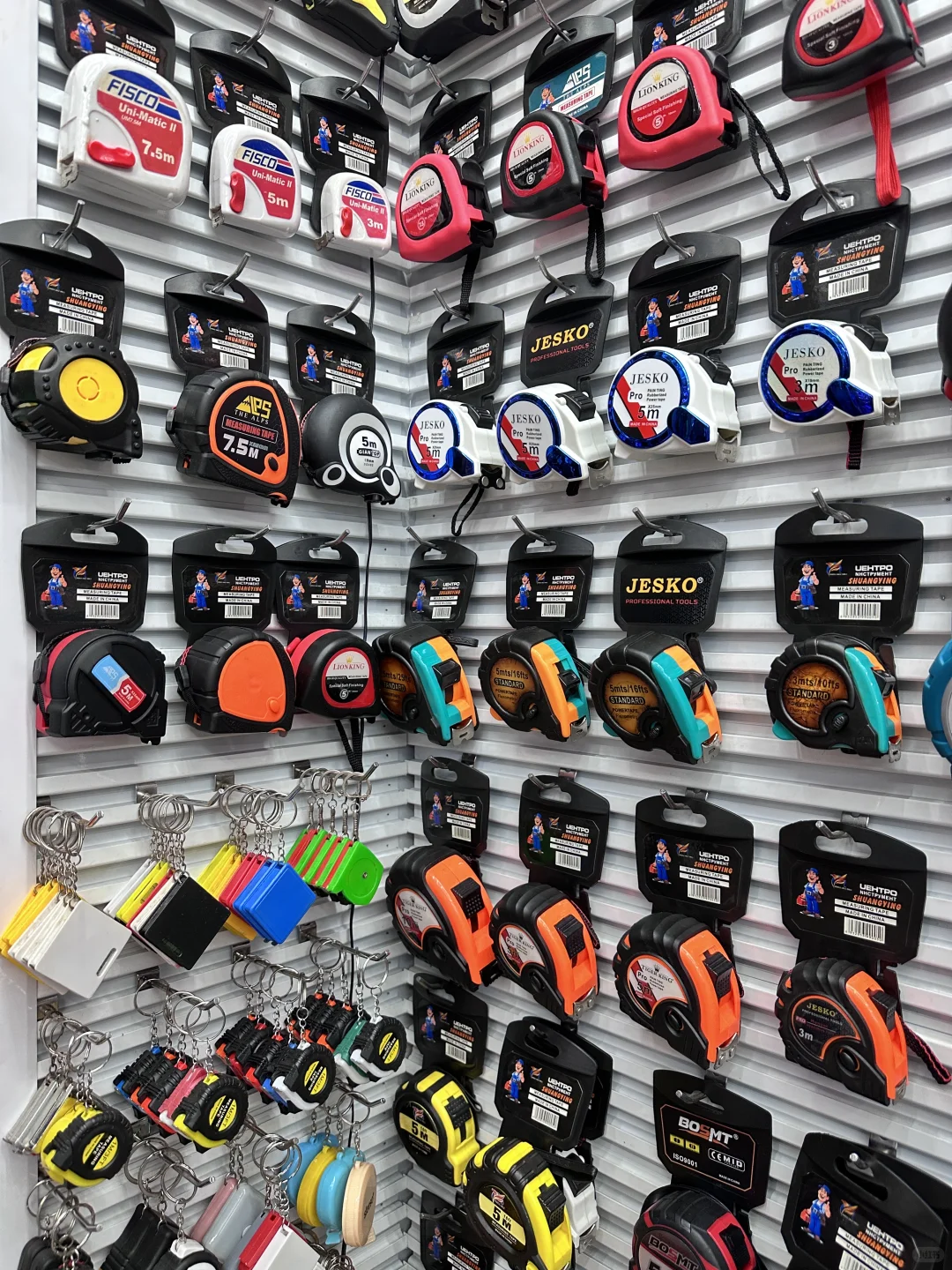 一个英专女生在义乌卖五金，是不是有点反差？