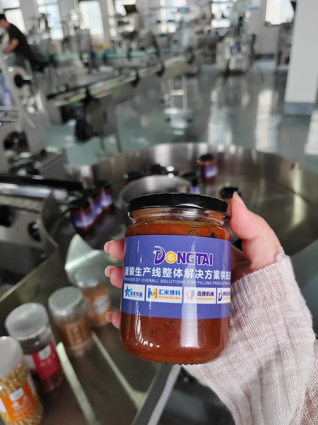 这样的酱料灌装机你需要吗！！！