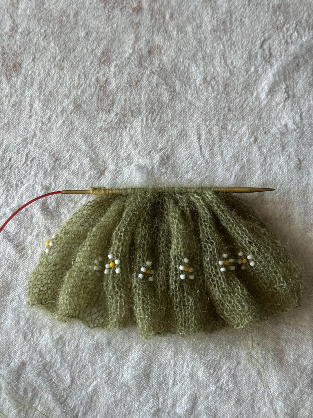 棒针发圈?｜绿油油搭配串珠小花