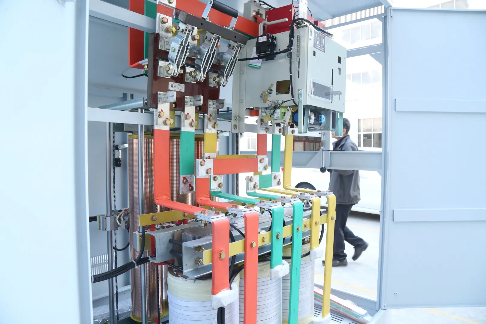 数控设备用什么稳压器好？