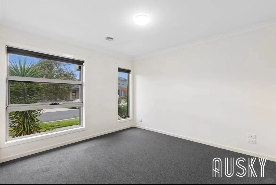 墨尔本Ponit Cook 四房两卫双车库靓房整租