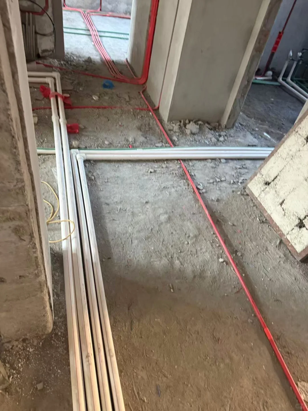 沈阳龙湖陇御山四百平别墅主管道施工现场