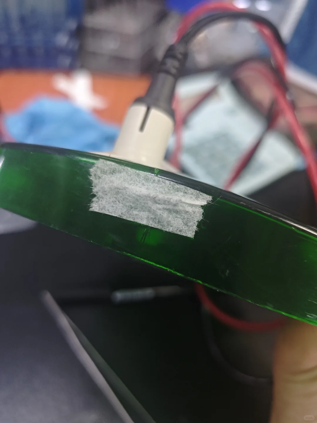 电泳槽盖子破破烂烂，总有人缝缝补补