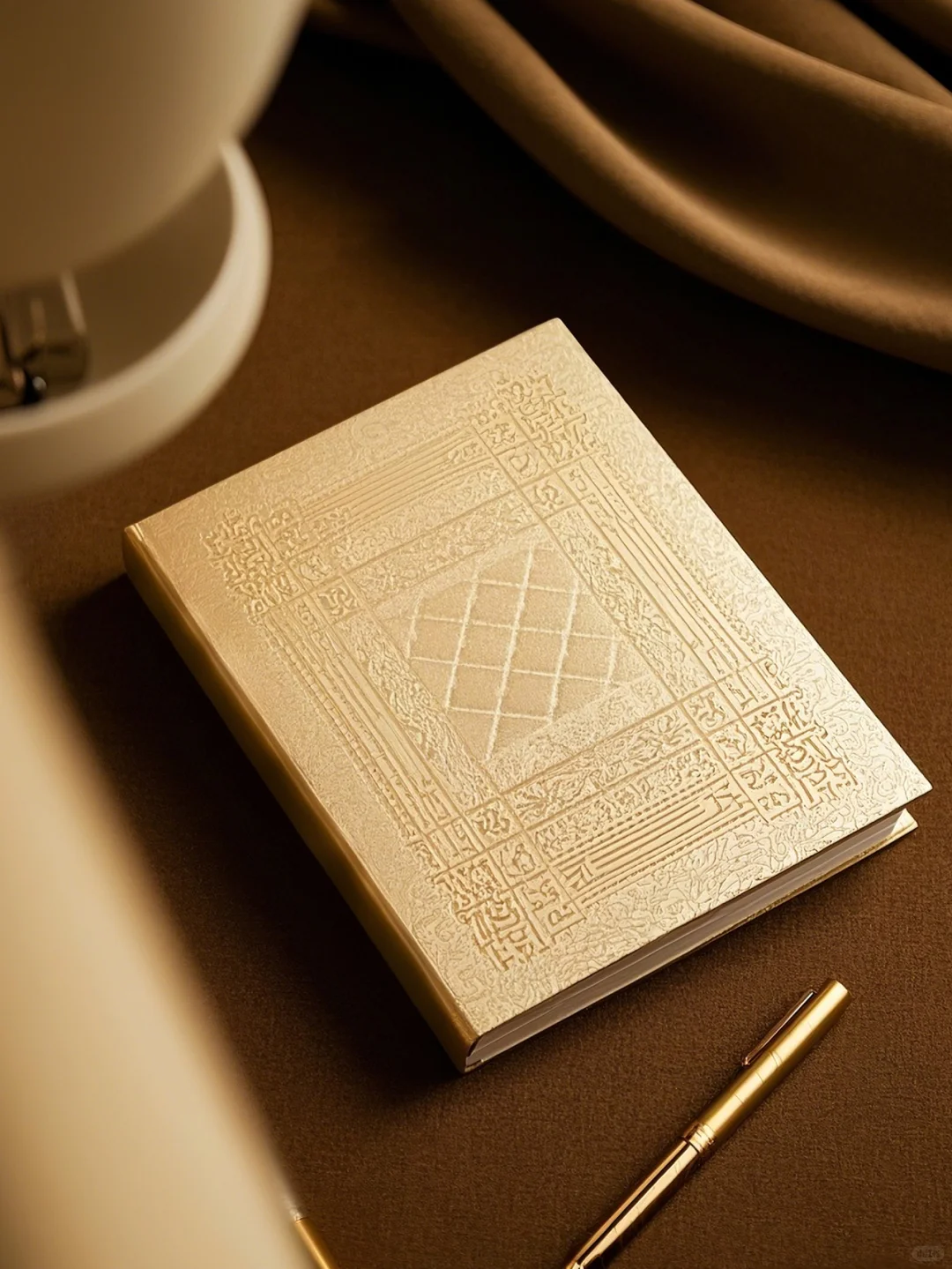 ✨ 奢华金艺 · 匠心印现 ✨