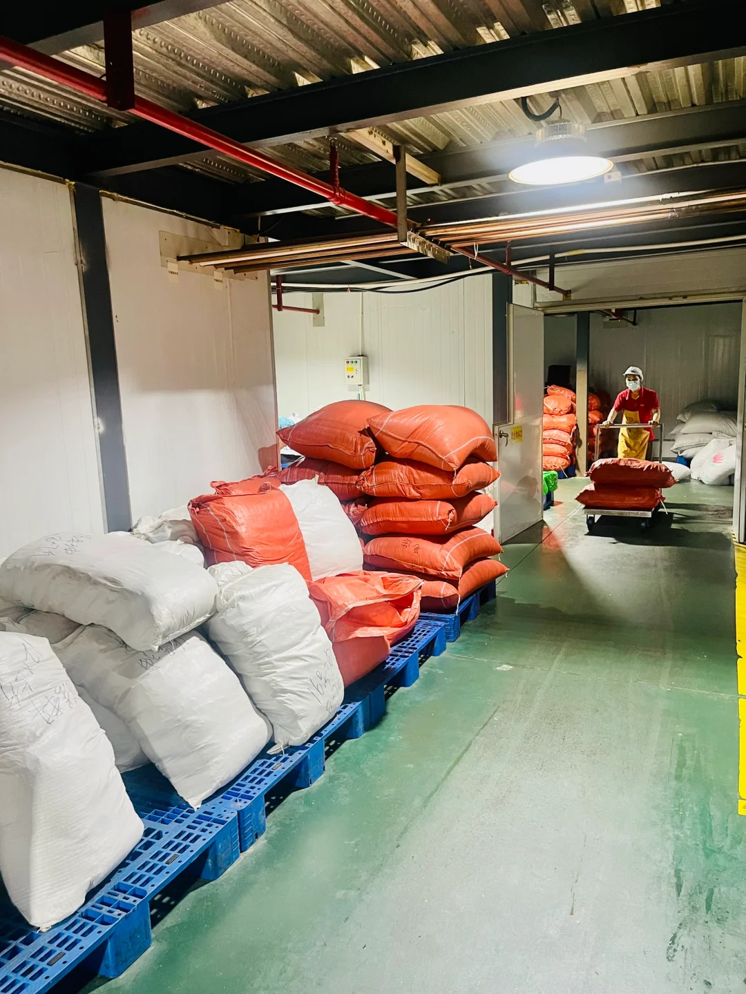 走进我们的车间：一袋火锅底料的诞生