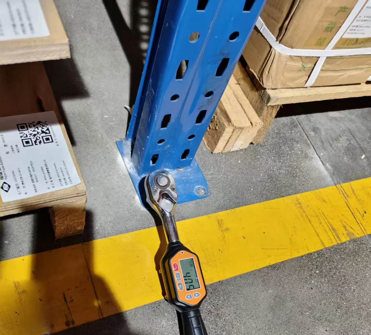 一个螺栓松了，居然让这个百万设备停了！