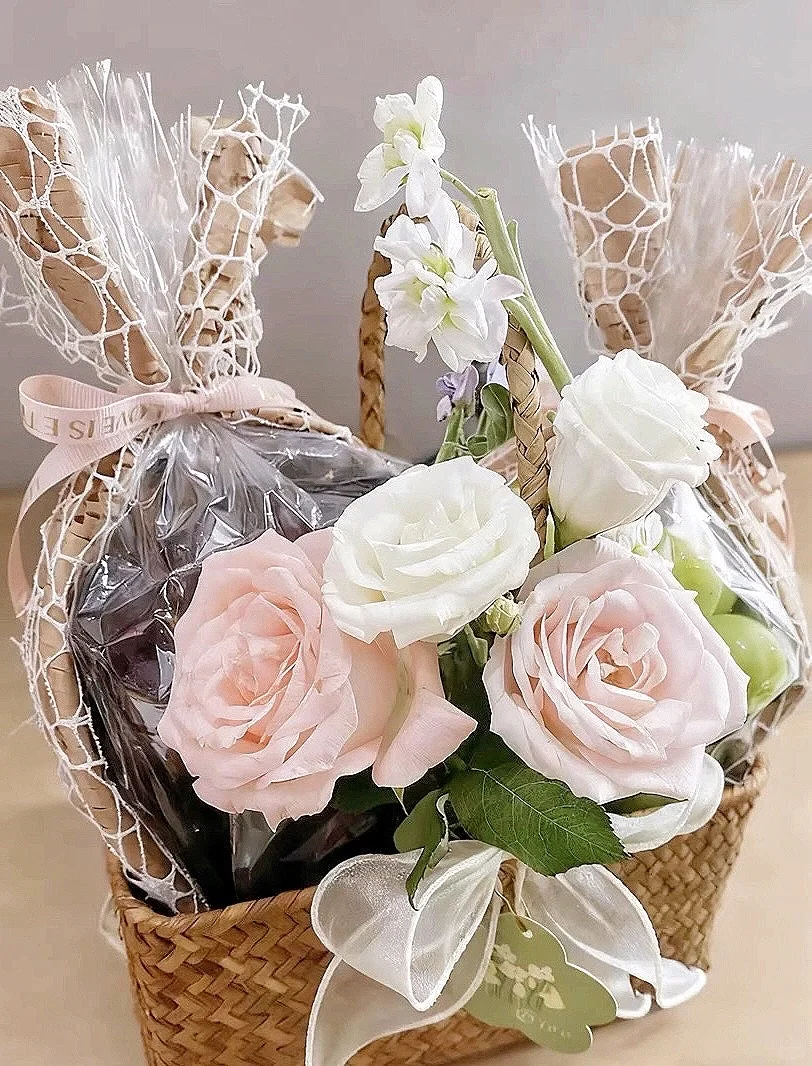 超好看的葡萄编织鲜花果篮