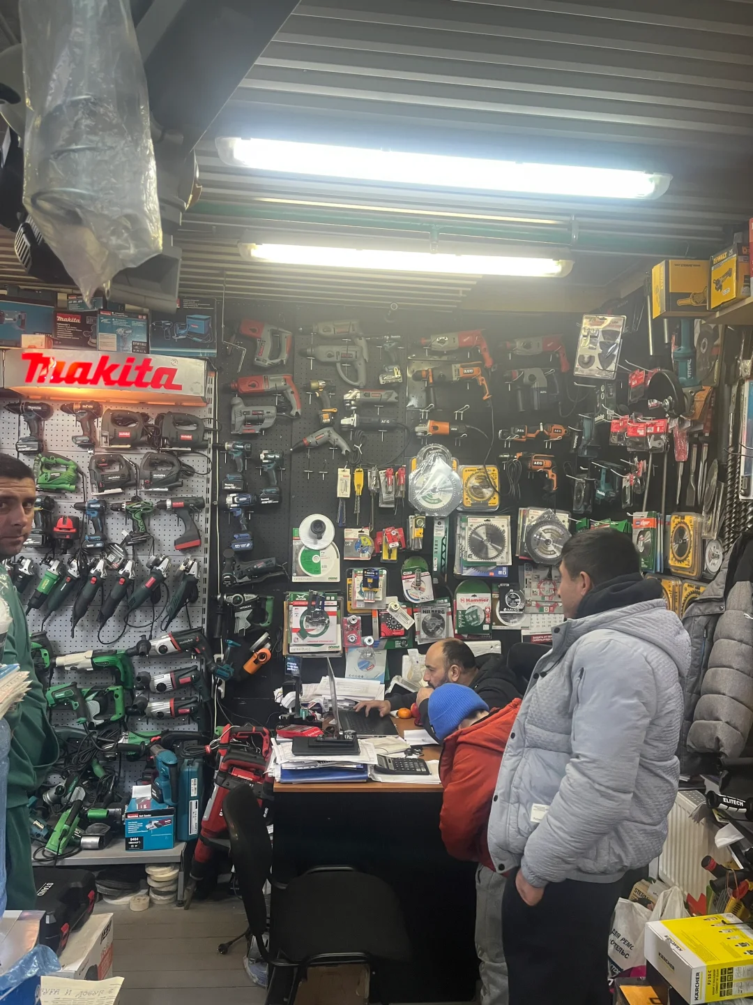 ?莫斯科五金工具市场|陪逛市场