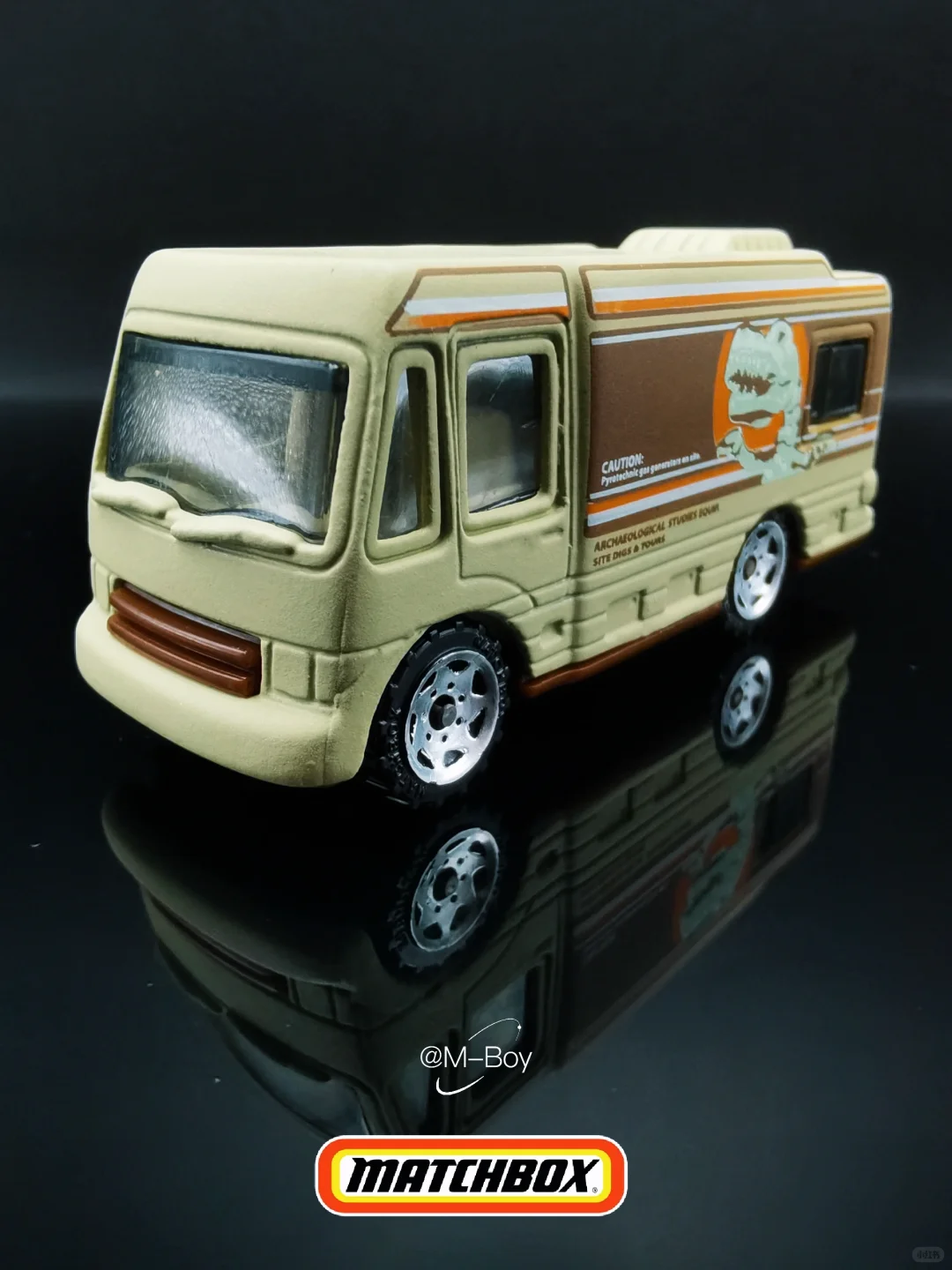 开着小车去考古,火柴盒原创露营卡车