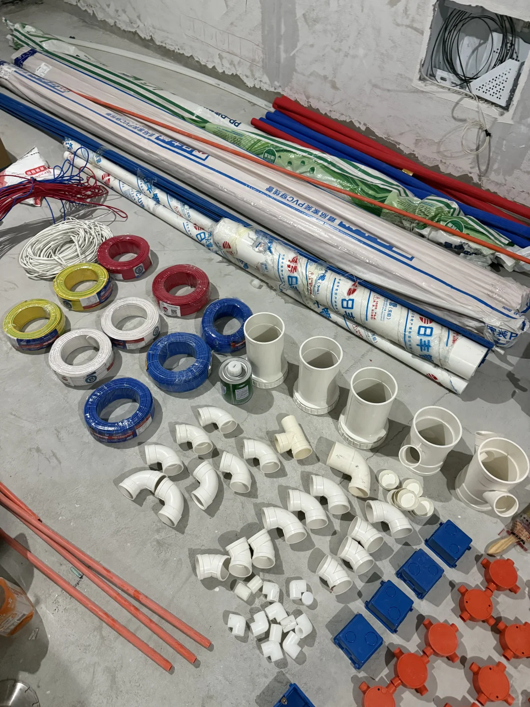 水电材料进场，有没有懂得帮忙看看