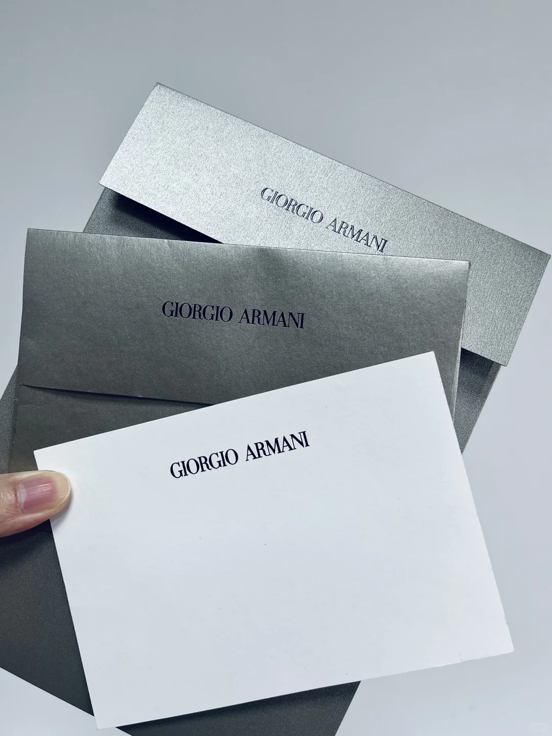 特种纸信封:轻奢质感的“仪式感容器”