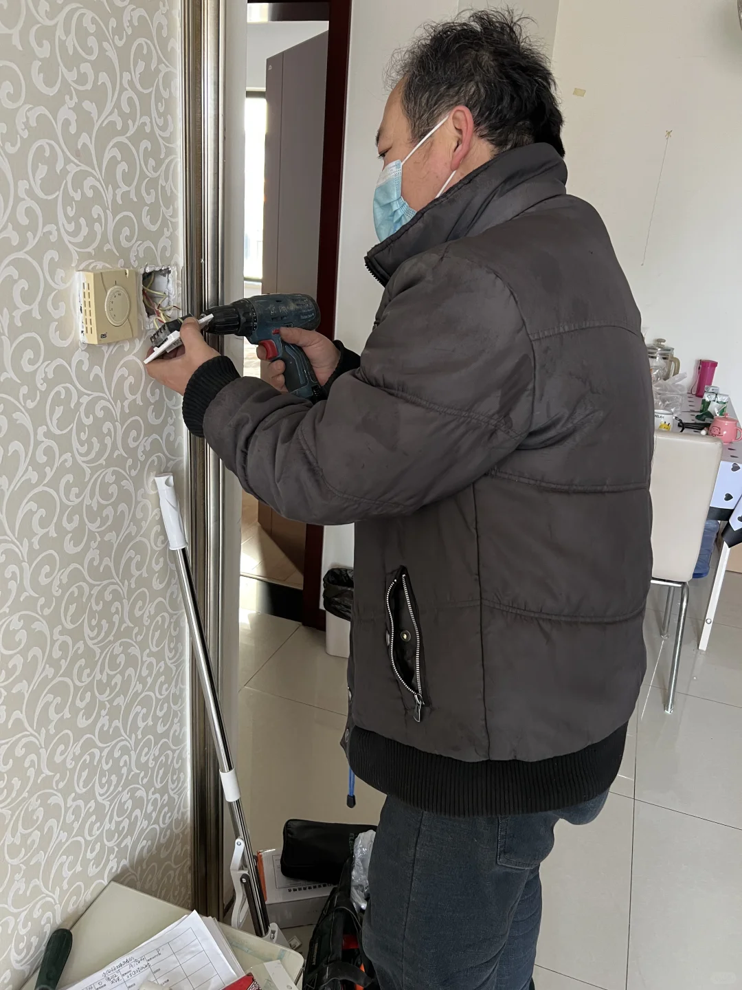 专业维修还得是五金店！