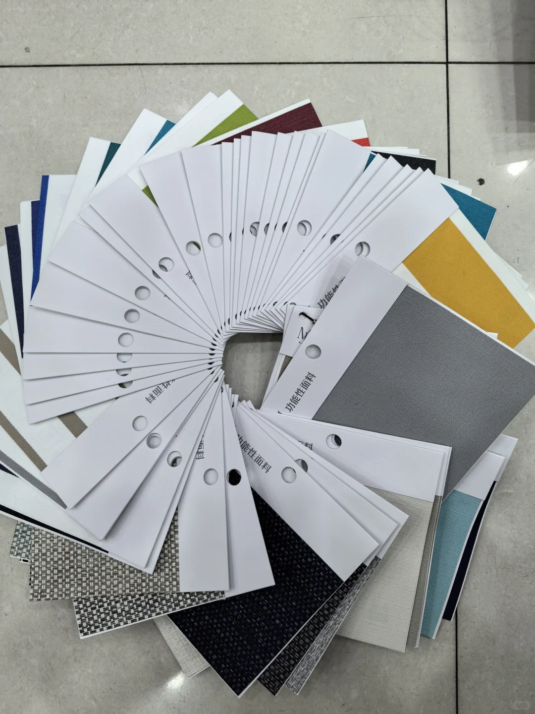 将近300款户外面料