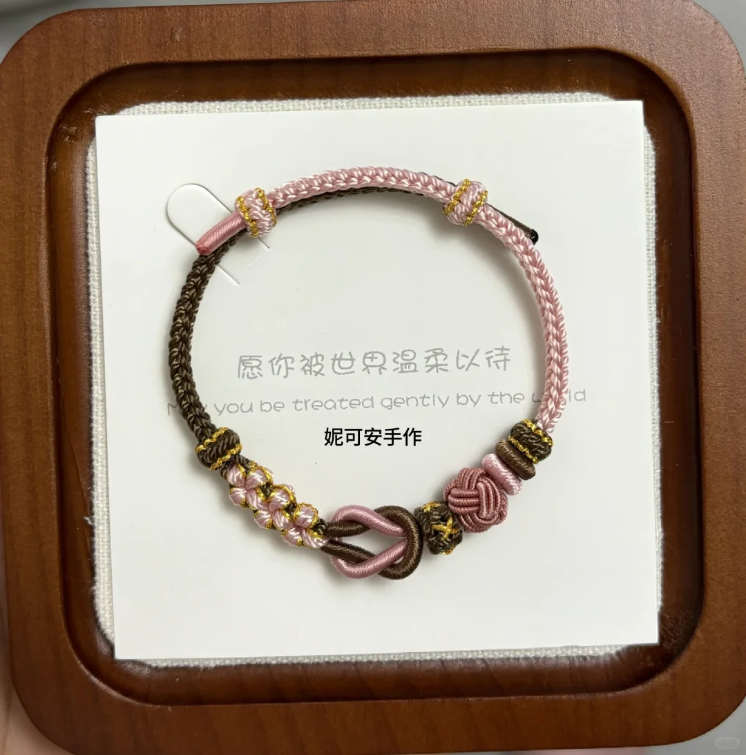 ?熬夜也要编！这款「月光手绳」治好了我的