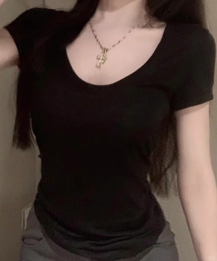 有?!救命?正肩T恤太显瘦‼️大U领修身版型