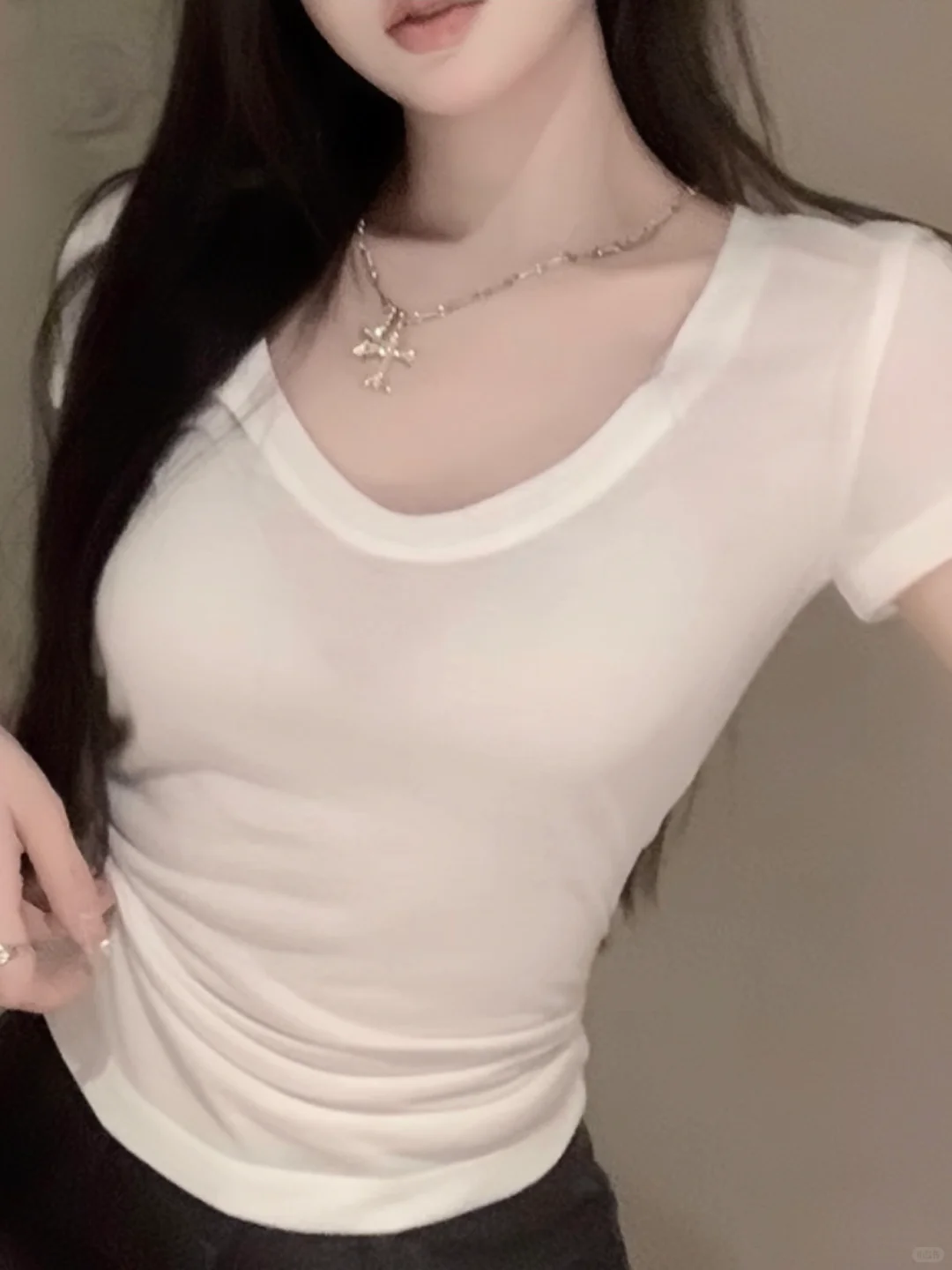 有?!救命?正肩T恤太显瘦‼️大U领修身版型