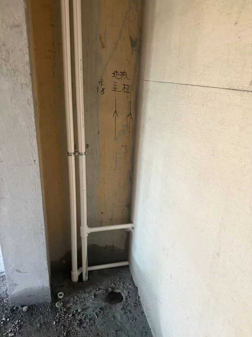 沈阳龙湖陇御山四百平别墅主管道施工现场