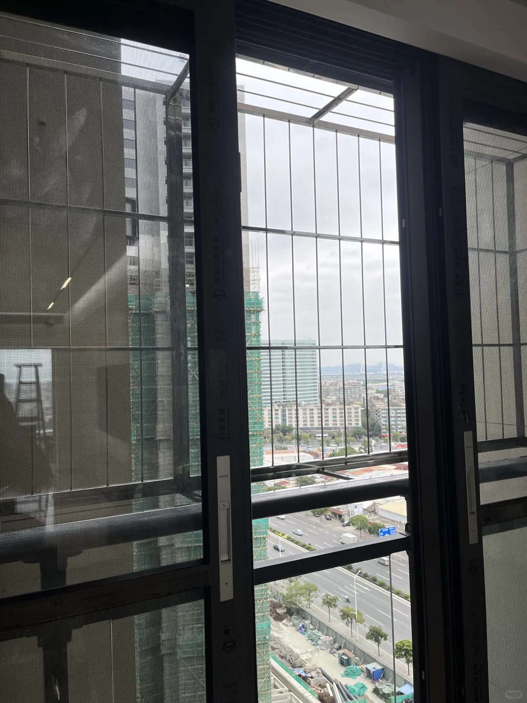 后悔没早点装！5里空心管不锈钢窗罩