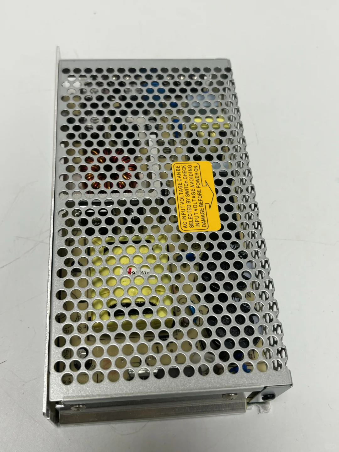 导轨电源和机壳型电源的差别是什么?