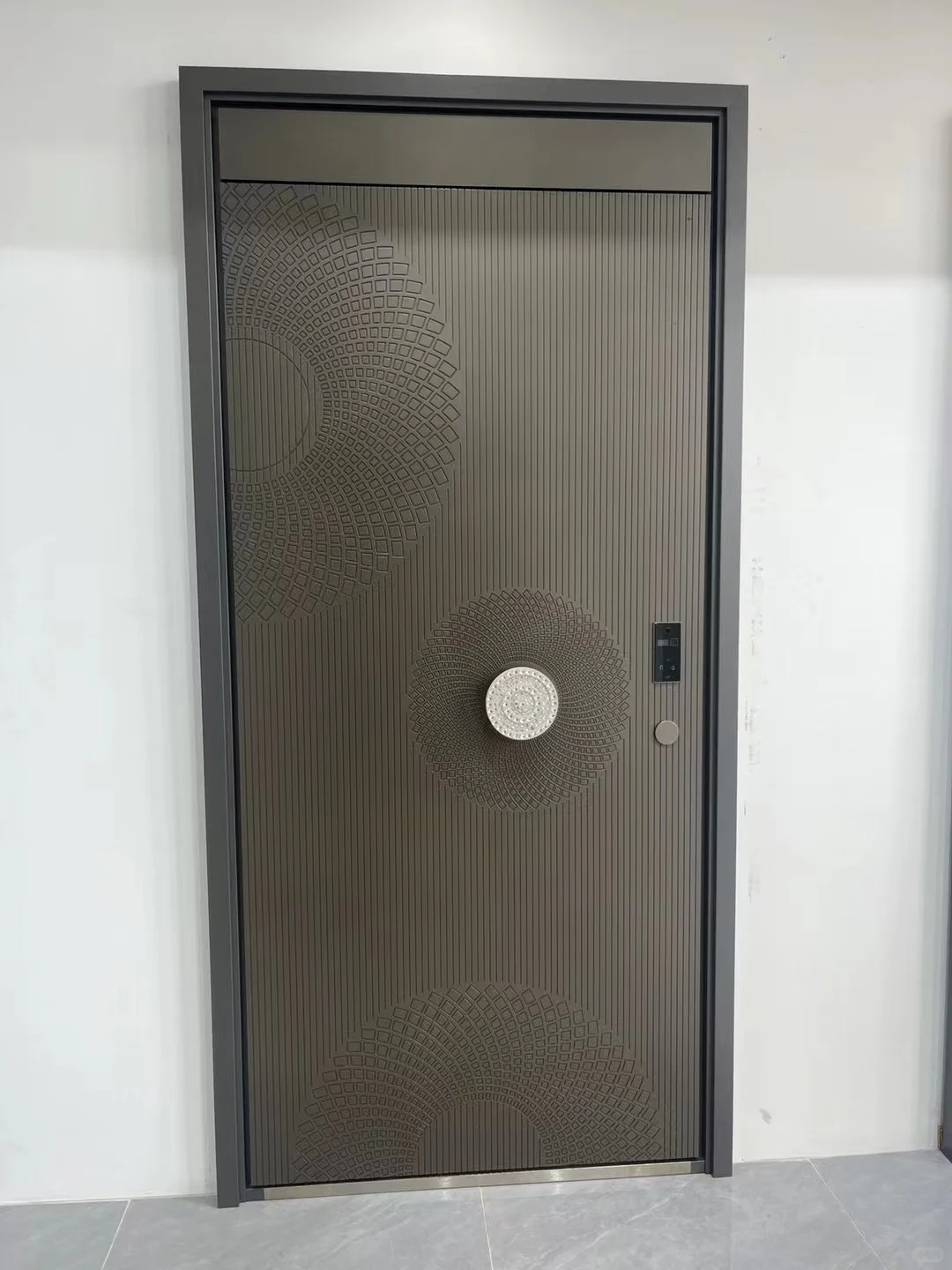 湛江大事件!入户门闭眼入