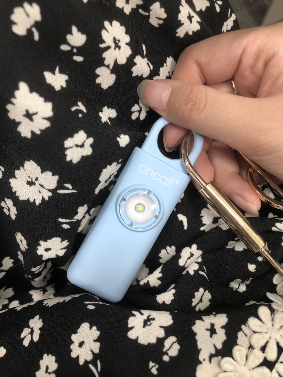 探店到半夜被尾随！是这个包挂救了我……