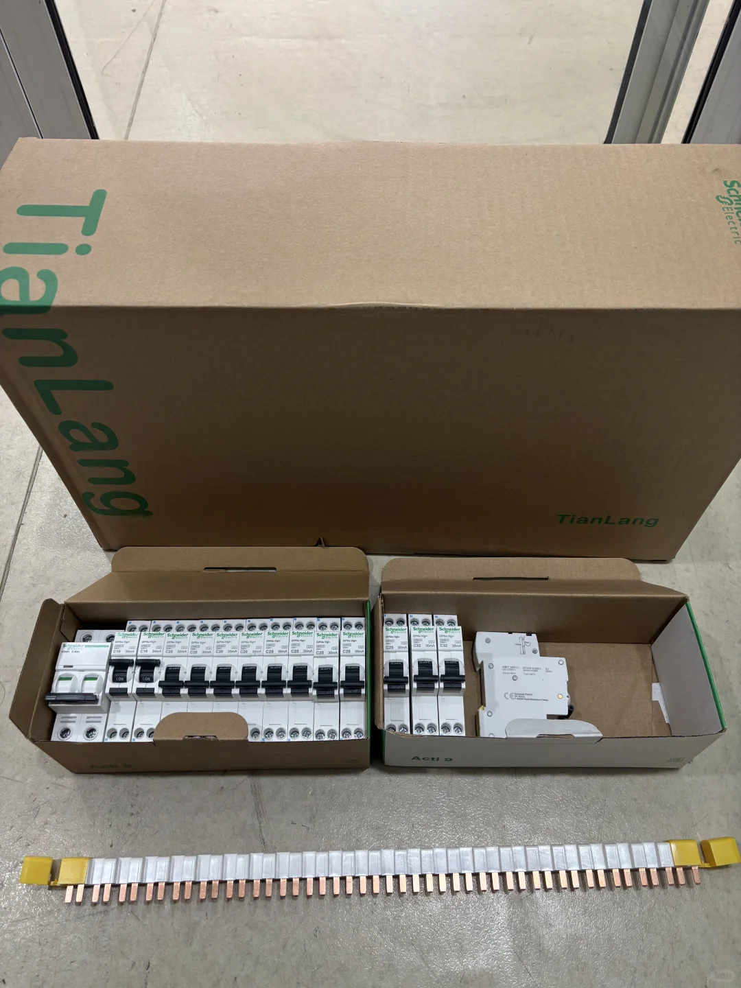 施耐德强电箱、 A9断路器