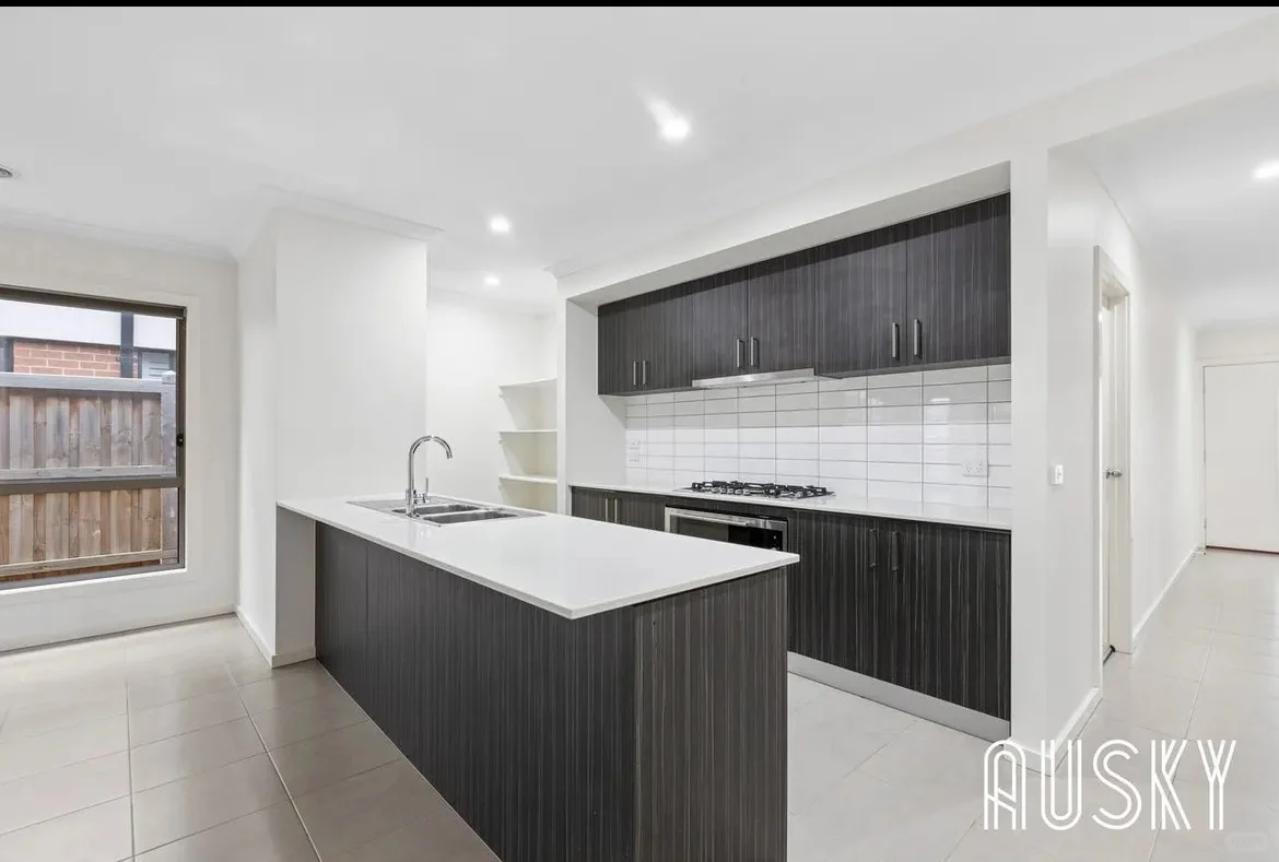 墨尔本Ponit Cook 四房两卫双车库靓房整租