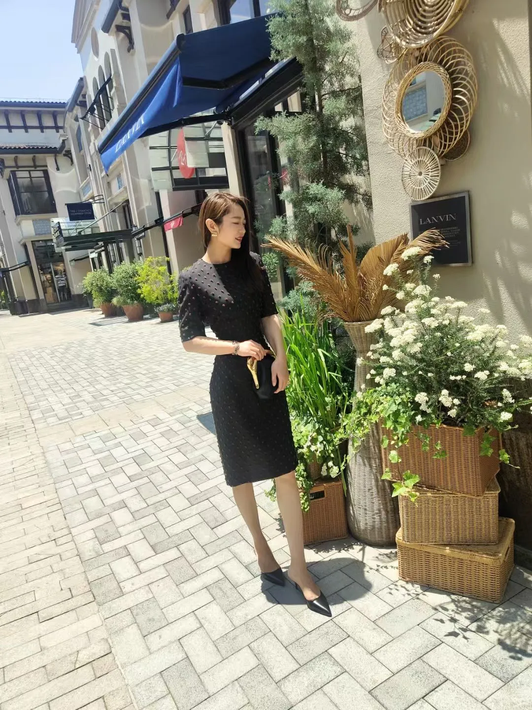 浪凡连衣裙，超级修身，表面有绒绒的非常有