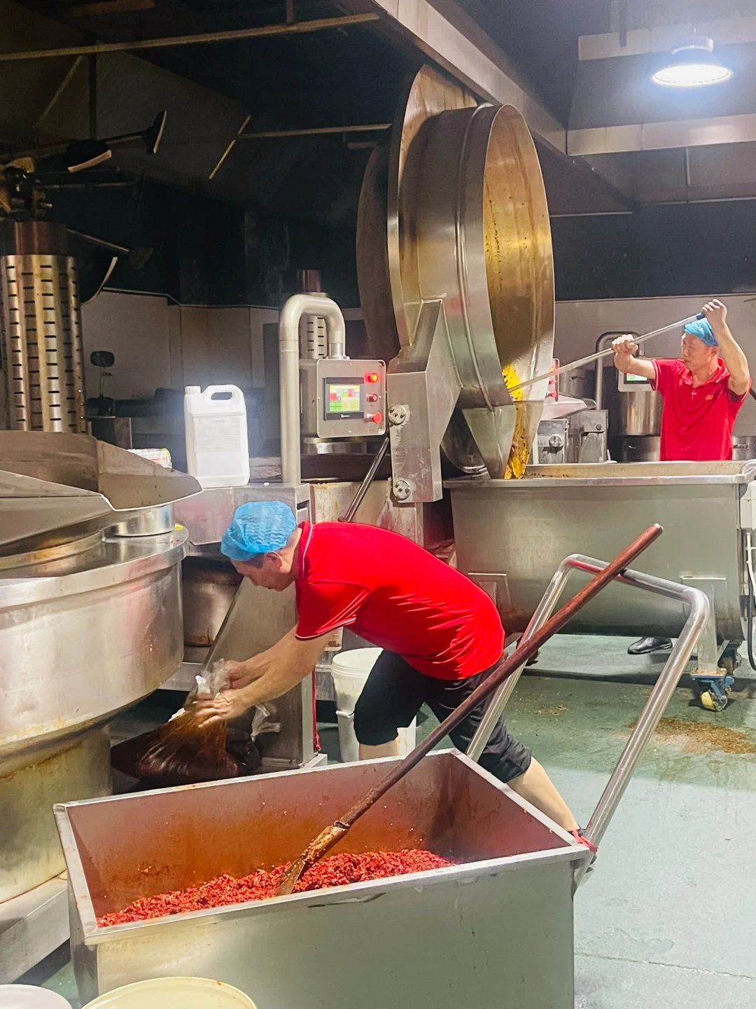 走进我们的车间：一袋火锅底料的诞生