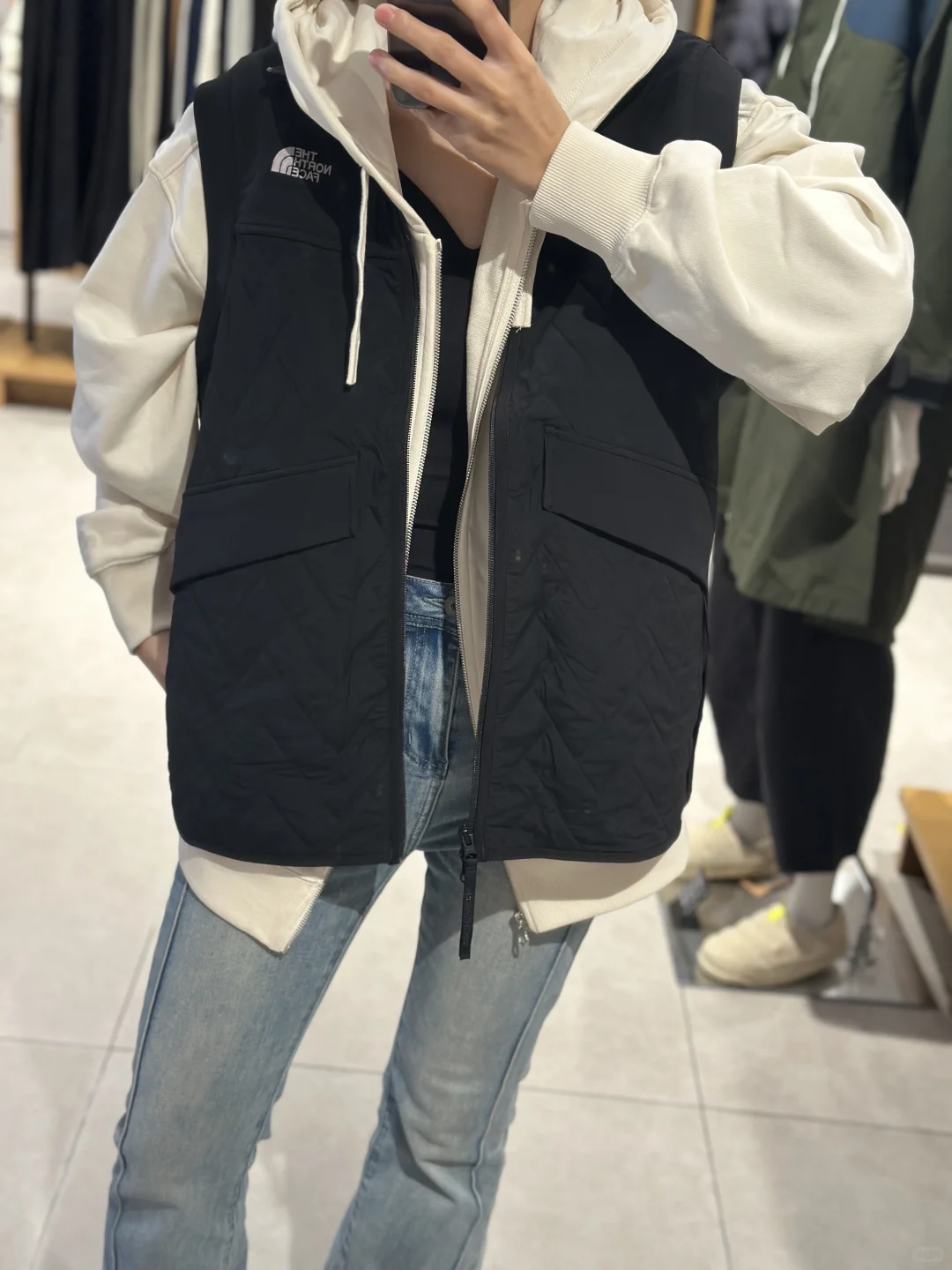 无性别穿搭天花板！北面UE黑标背心太会了