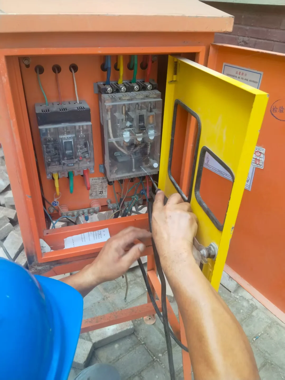 这是今天临电检查，你能挑出多少毛病？