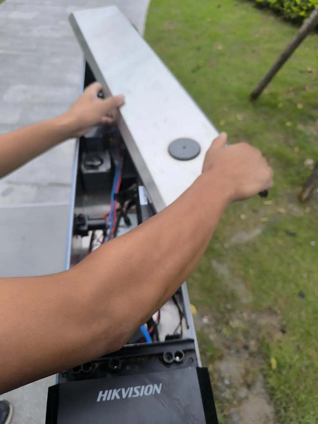 ?拆解人行通道闸