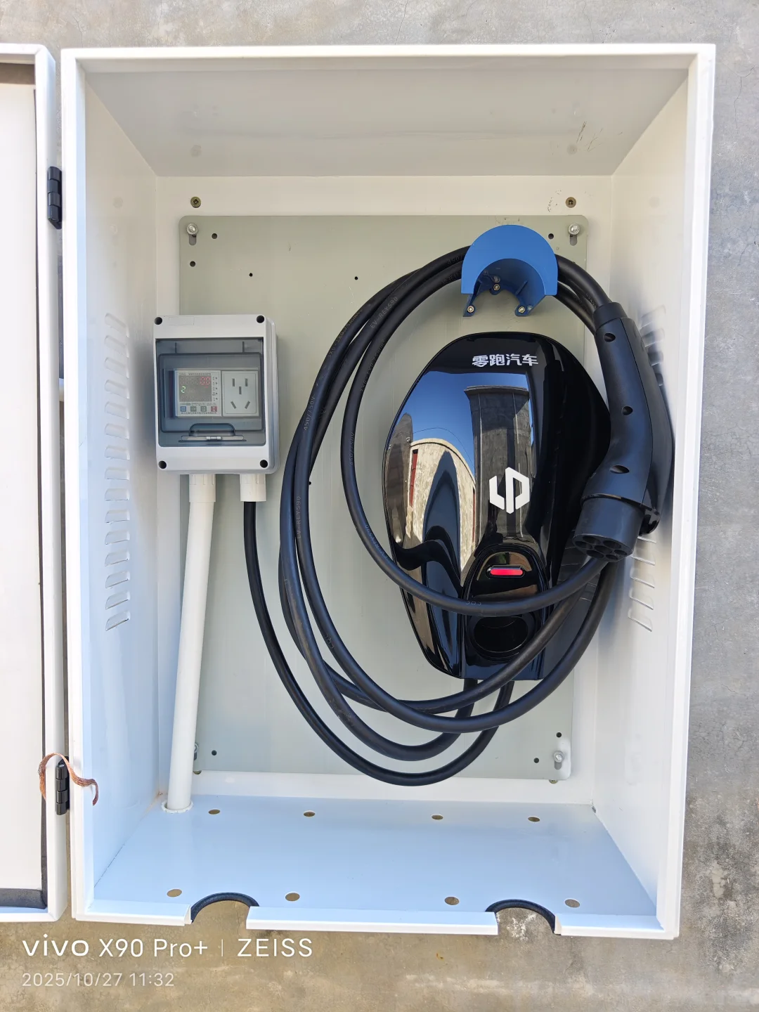 零跑的充电桩改造一下