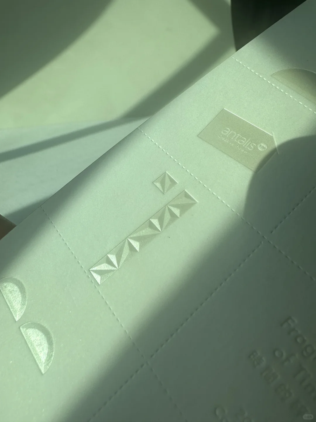 珠光白浮雕烫，烫金不仅仅是烫金烫银