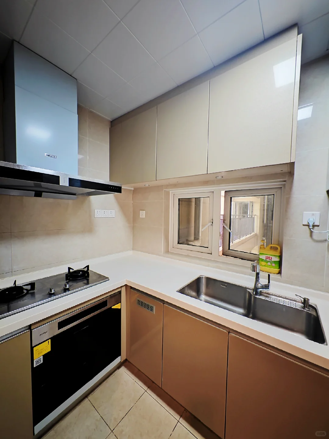 白沙洲白沙六路三居室?2200?免押月付