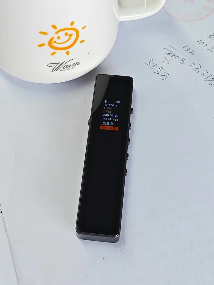 对不起了同事!这录音笔我先用了