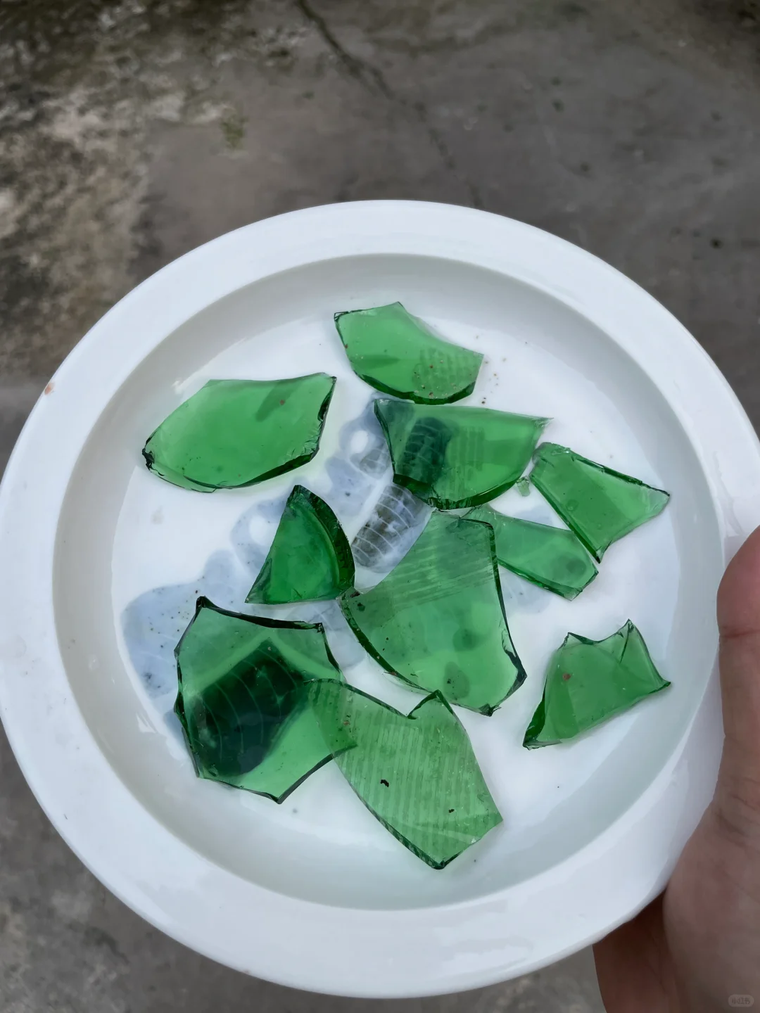 喝完的啤酒瓶不要扔｜可以烧成美丽的瓷器