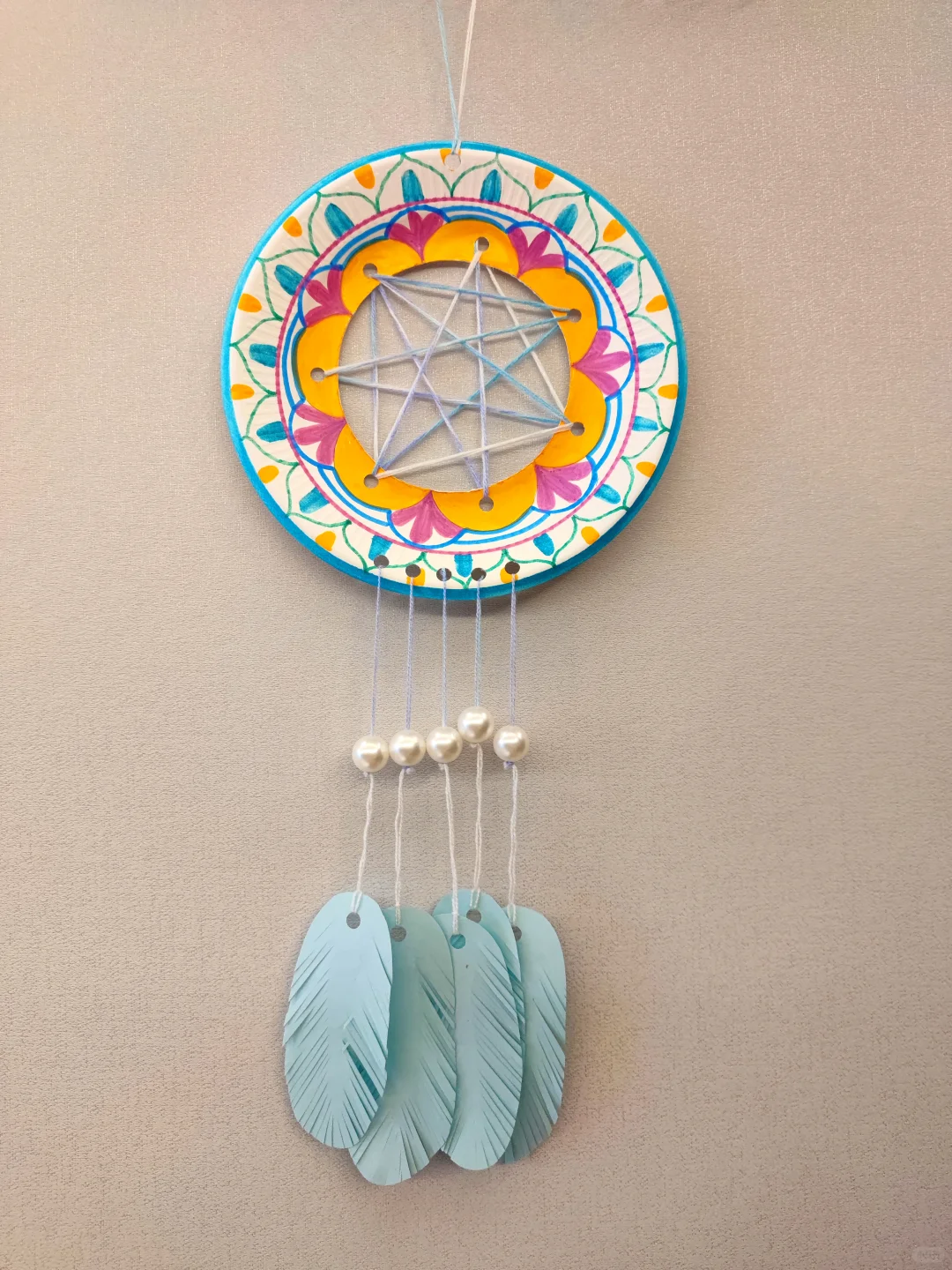 幼儿园秋天编织区环创｜毛线创意编织捕梦网