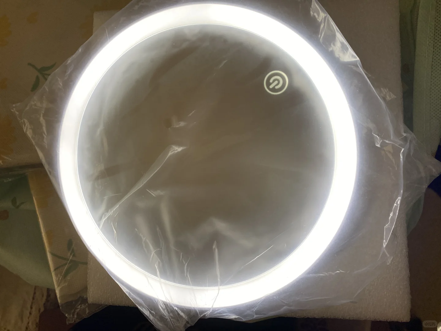 出极萌脱毛仪，几乎全新，价格便宜，赠品多