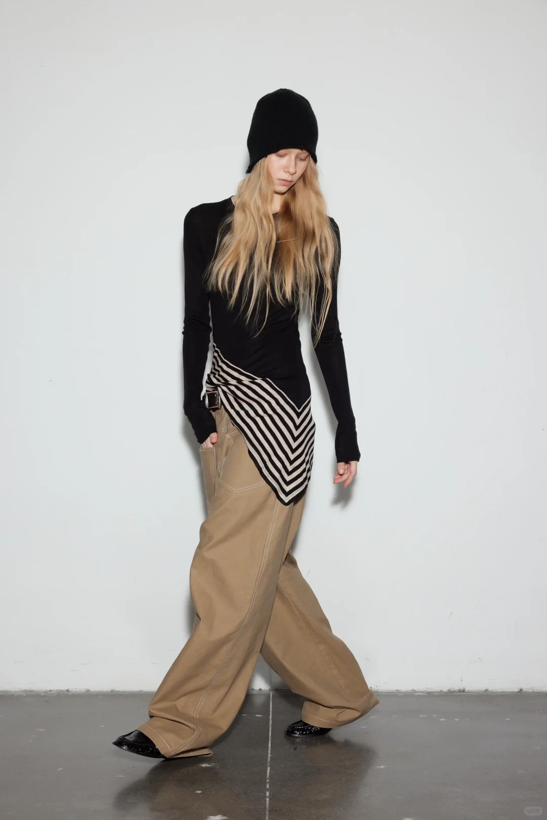 BOLD/italic｜条纹拼接斜摆打底衫