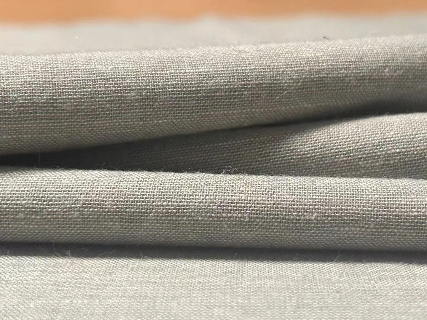 ✨ 设计师必看这款面料正在悄悄改变时尚圈