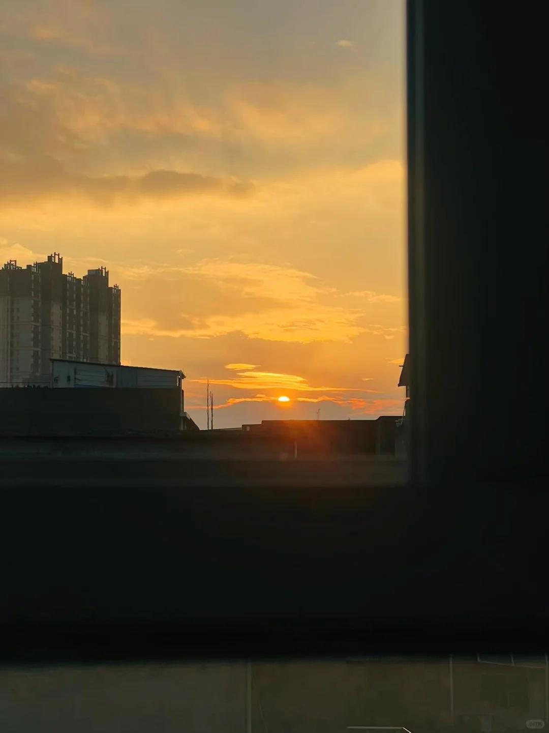 ：✨努力工作 好好生活 尽情快乐～